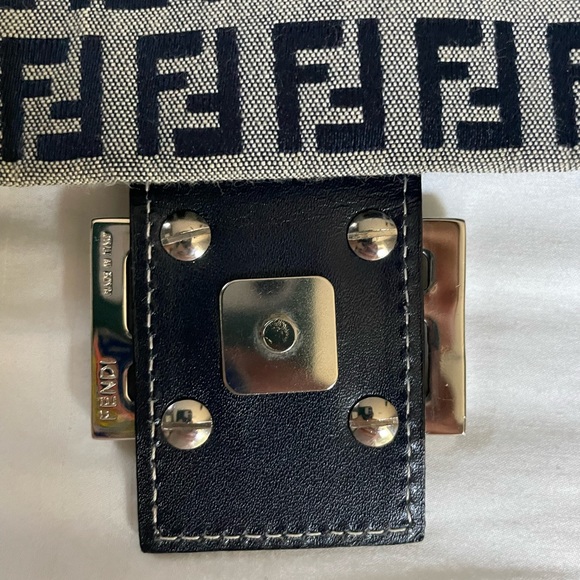 Fendi Shoulder bag - Picture 2 of 5